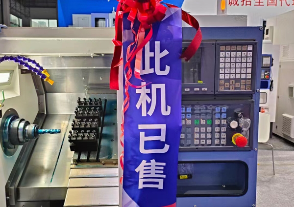 כלי המכונה של Zhejiang Guoyu CNC כלי מכונה Guangdong Dongguan הסתיים בהצלחה.